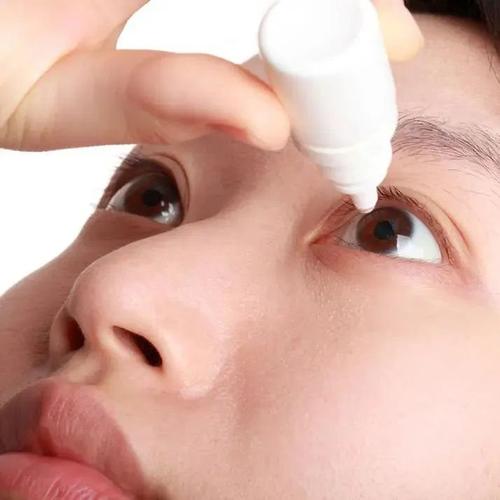 戴隐形眼镜蒸桑拿会灼伤眼睛？特殊场景防护​